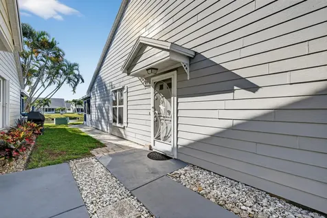 2540 Se Tropical East Circle Port Saint Lucie FL 34952