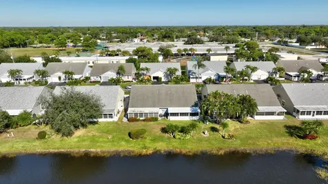 2540 Se Tropical East Circle Port Saint Lucie FL 34952