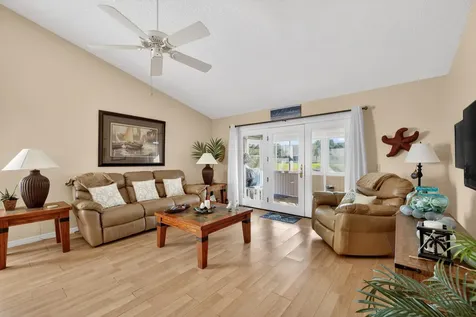 2540 Se Tropical East Circle Port Saint Lucie FL 34952