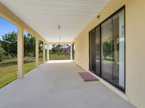 2543 SE Price Court Port Saint Lucie FL 34953