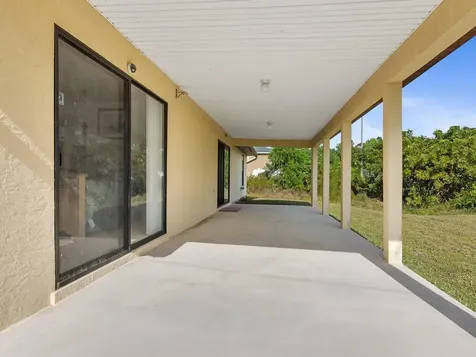 2543 SE Price Court Port Saint Lucie FL 34953