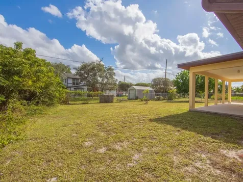 2543 SE Price Court Port Saint Lucie FL 34953
