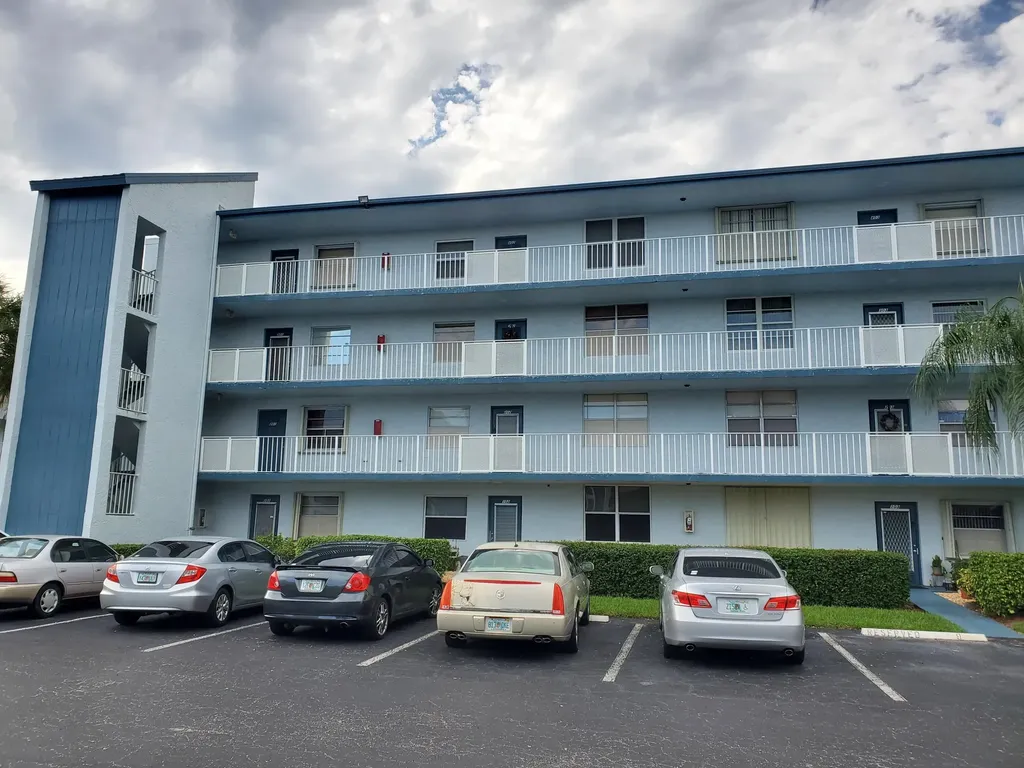7688 Nw 18th Street Margate FL 33063