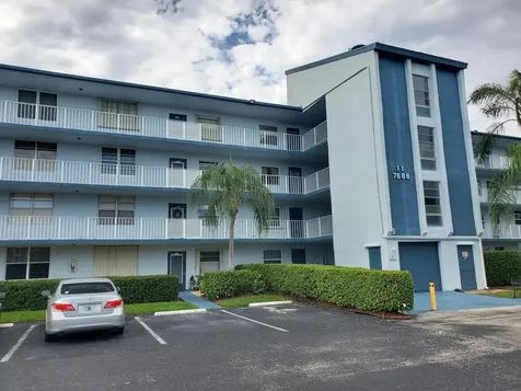 7688 Nw 18th Street Margate FL 33063