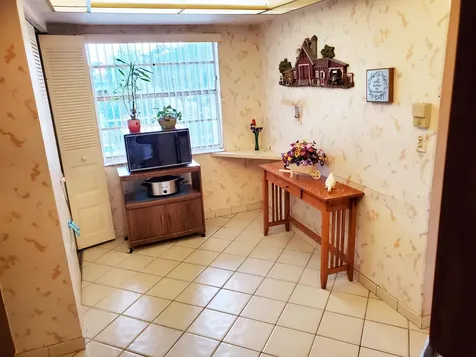 7688 Nw 18th Street Margate FL 33063