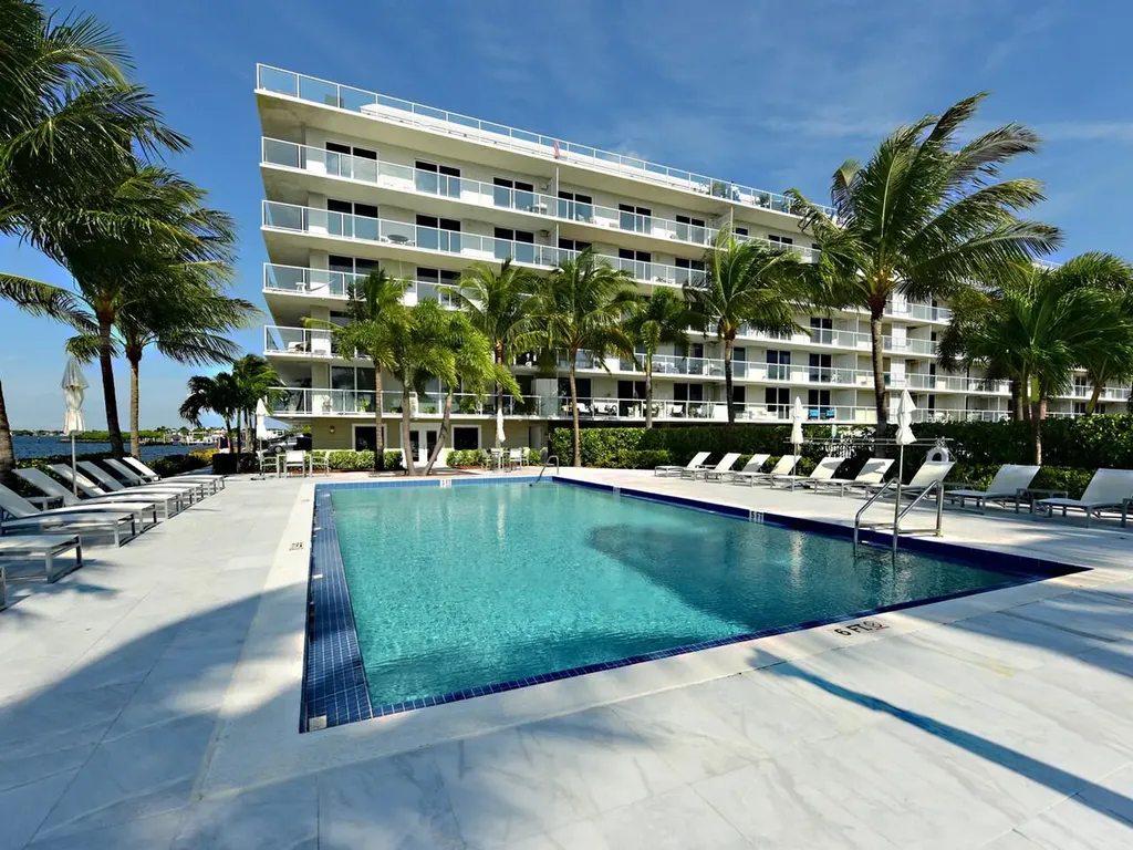 2560 S Ocean Boulevard Palm Beach FL 33480