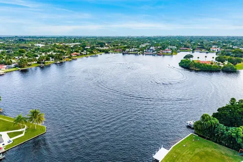 917 Sw 36th Court Boynton Beach FL 33435