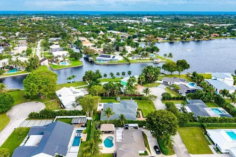 917 Sw 36th Court Boynton Beach FL 33435