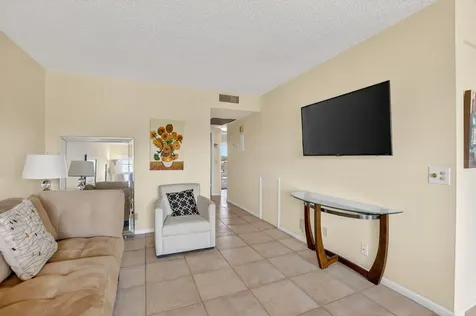 4008 Hythe A Boca Raton FL 33434