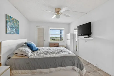 4008 Hythe A Boca Raton FL 33434