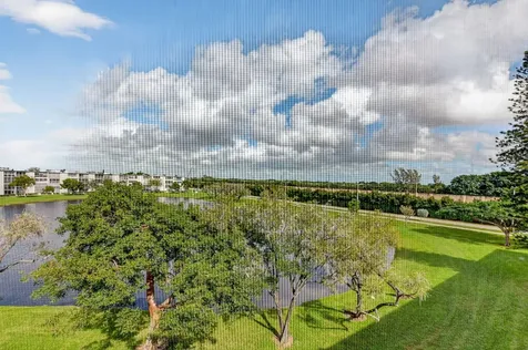 4008 Hythe A Boca Raton FL 33434