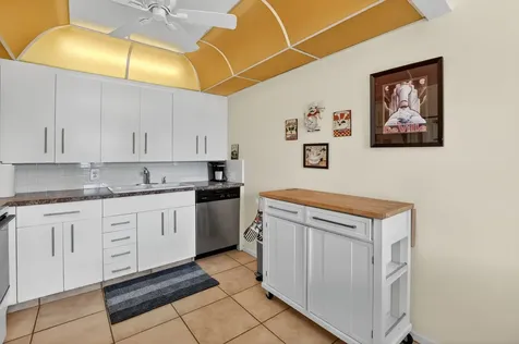 4008 Hythe A Boca Raton FL 33434