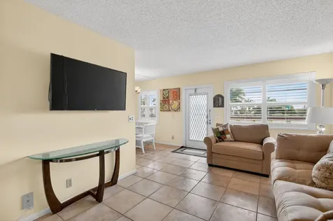 4008 Hythe A Boca Raton FL 33434