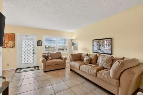 4008 Hythe A Boca Raton FL 33434
