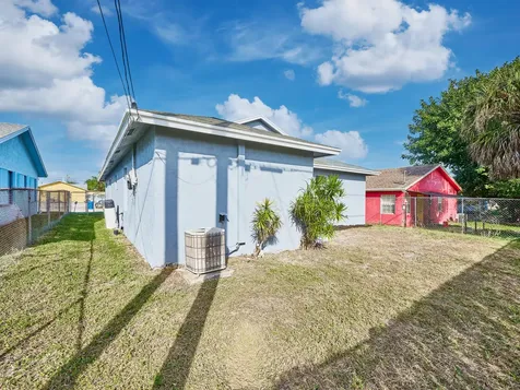 1549 W 19th Street Riviera Beach FL 33404