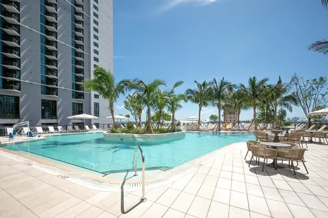 601 Ne 1st Avenue Miami FL 33132