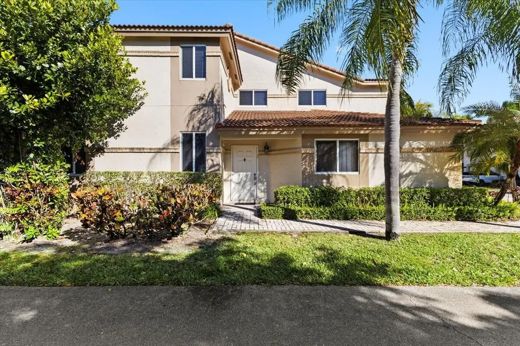 6700 Via Regina Boca Raton FL 33433