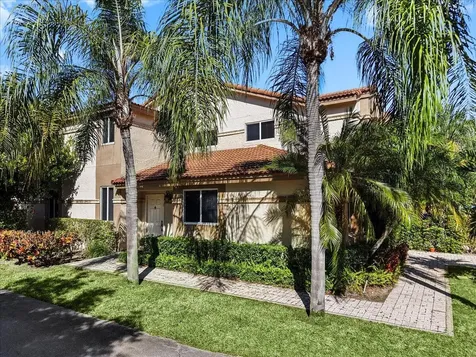 6700 Via Regina Boca Raton FL 33433