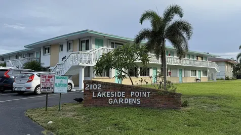 2102 Lake Osborne Drive Lake Worth Beach FL 33461