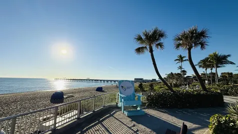2102 Lake Osborne Drive Lake Worth Beach FL 33461