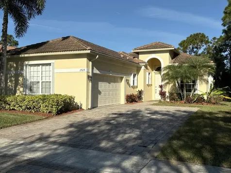 2585 Se Stonebriar Way Stuart FL 34997