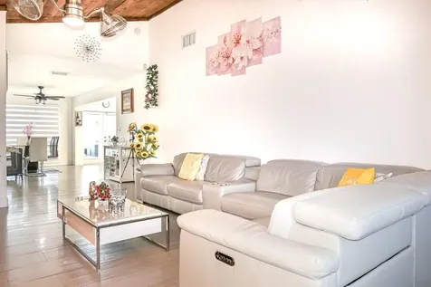 725 Sw Hibiscus Street Port Saint Lucie FL 34983