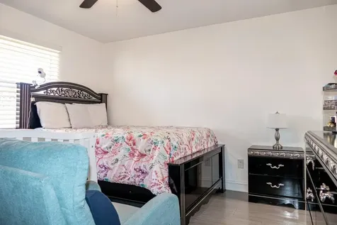 725 Sw Hibiscus Street Port Saint Lucie FL 34983