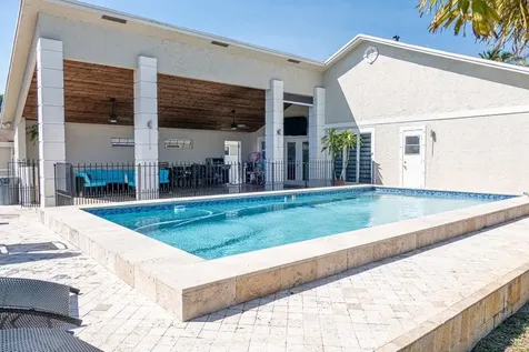 725 Sw Hibiscus Street Port Saint Lucie FL 34983