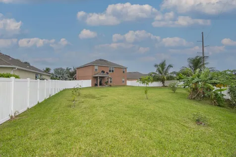 1615 Lexington Square Vero Beach FL 32962