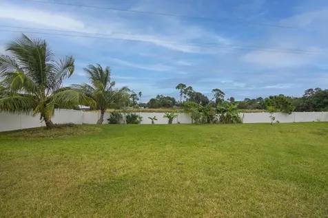 1615 Lexington Square Vero Beach FL 32962