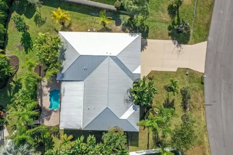 685 Nw Monroe Street Port Saint Lucie FL 34983