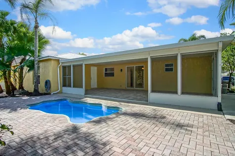 685 Nw Monroe Street Port Saint Lucie FL 34983