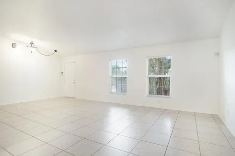 685 Nw Monroe Street Port Saint Lucie FL 34983