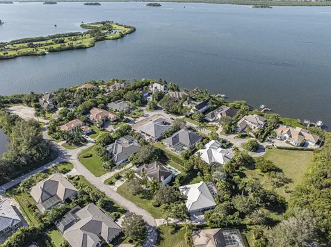 1621 W Sandpointe Place Vero Beach FL 32963