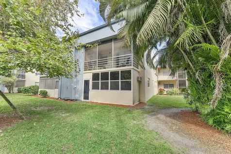 877 Flanders S Delray Beach FL 33484