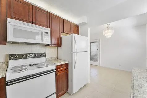 877 Flanders S Delray Beach FL 33484