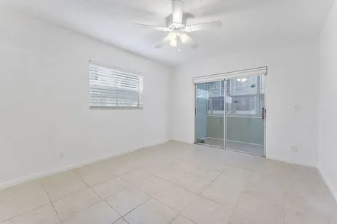 877 Flanders S Delray Beach FL 33484