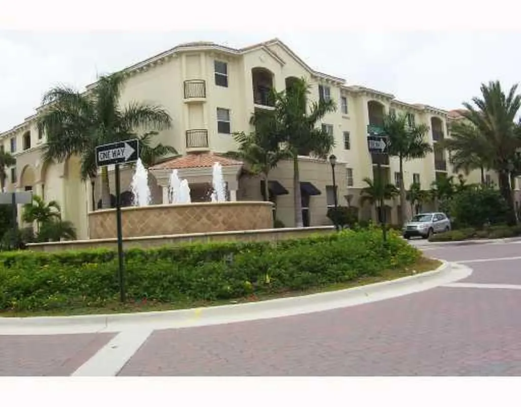 3 Renaissance Way Boynton Beach FL 33426