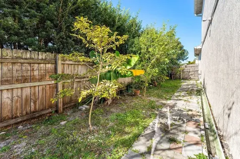 1842 Sw Lofgren Avenue Port Saint Lucie FL 34953