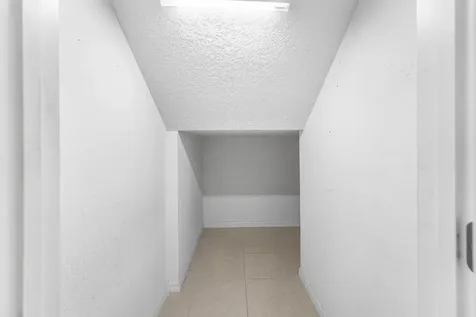 1842 Sw Lofgren Avenue Port Saint Lucie FL 34953