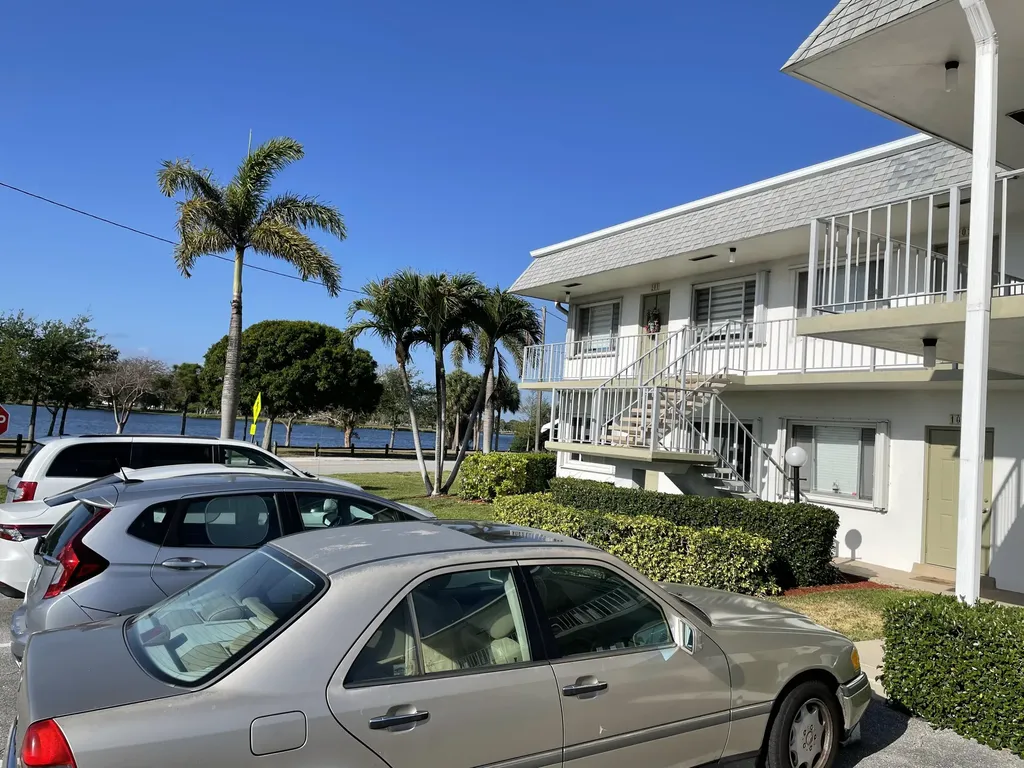 3160 Lake Osborne Drive Lake Worth Beach FL 33461