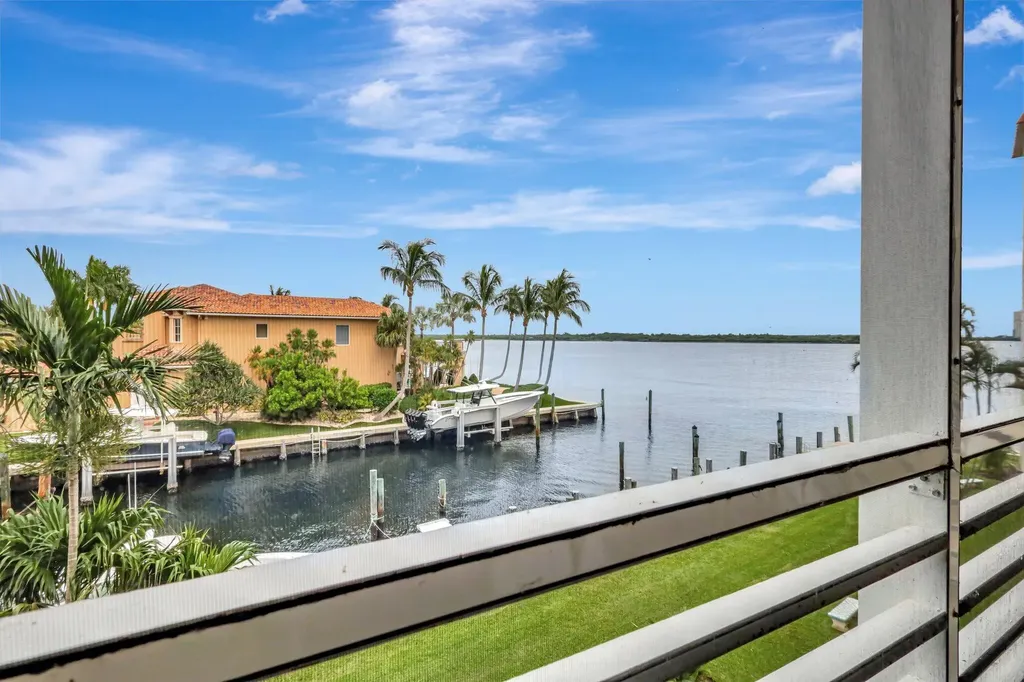 105 Paradise Harbour Boulevard North Palm Beach FL 33408
