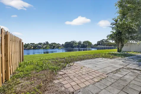905 Nw 21st Way Delray Beach FL 33445