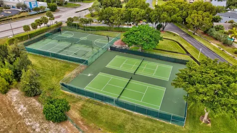 905 Nw 21st Way Delray Beach FL 33445