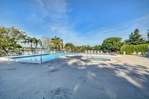 905 Nw 21st Way Delray Beach FL 33445