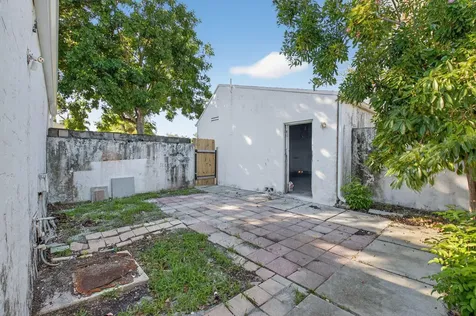 905 Nw 21st Way Delray Beach FL 33445