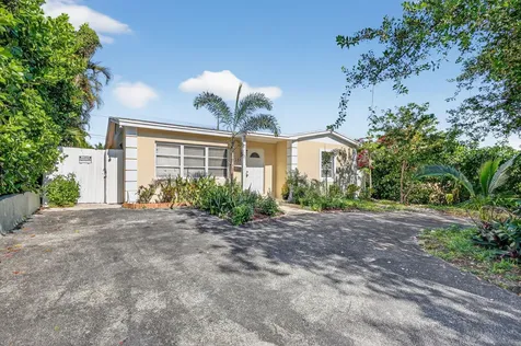 831 30th Court West Palm Beach FL 33407