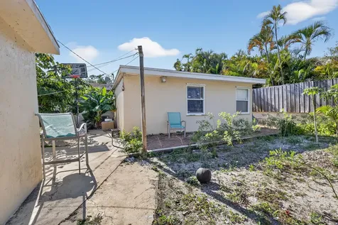 831 30th Court West Palm Beach FL 33407