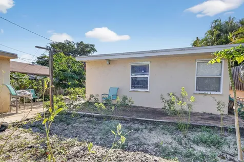 831 30th Court West Palm Beach FL 33407