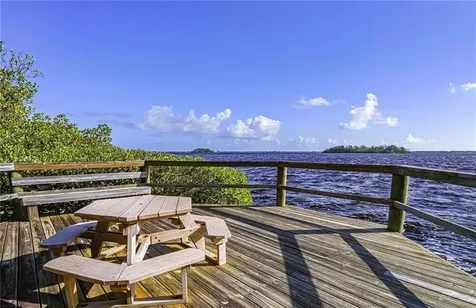 464 Grove Isle Circle Vero Beach FL 32962